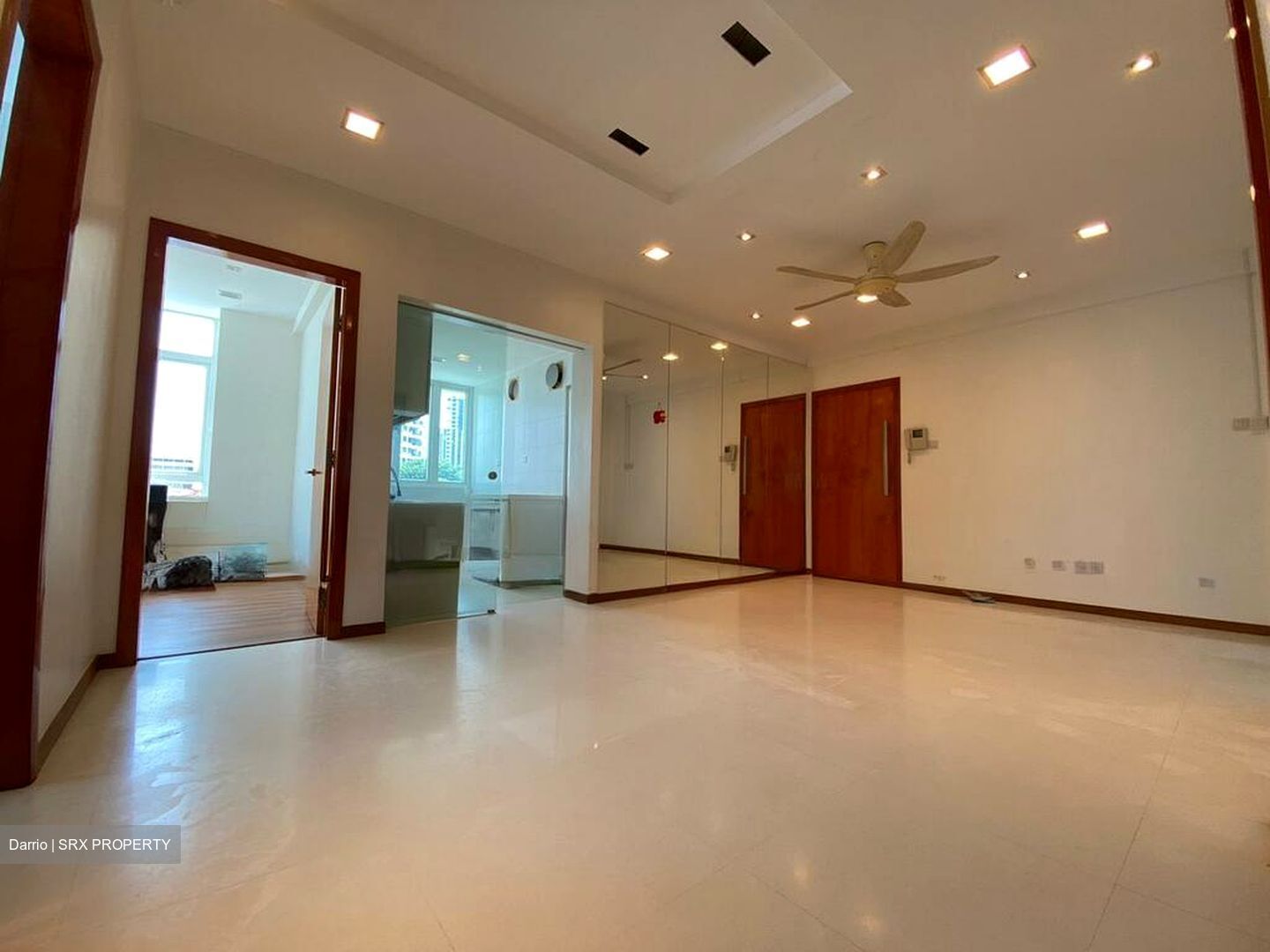 East Signature (D15), Apartment #525760551